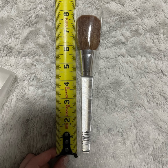 NEW Clinique Large Powder Brush - Picture 4 of 7